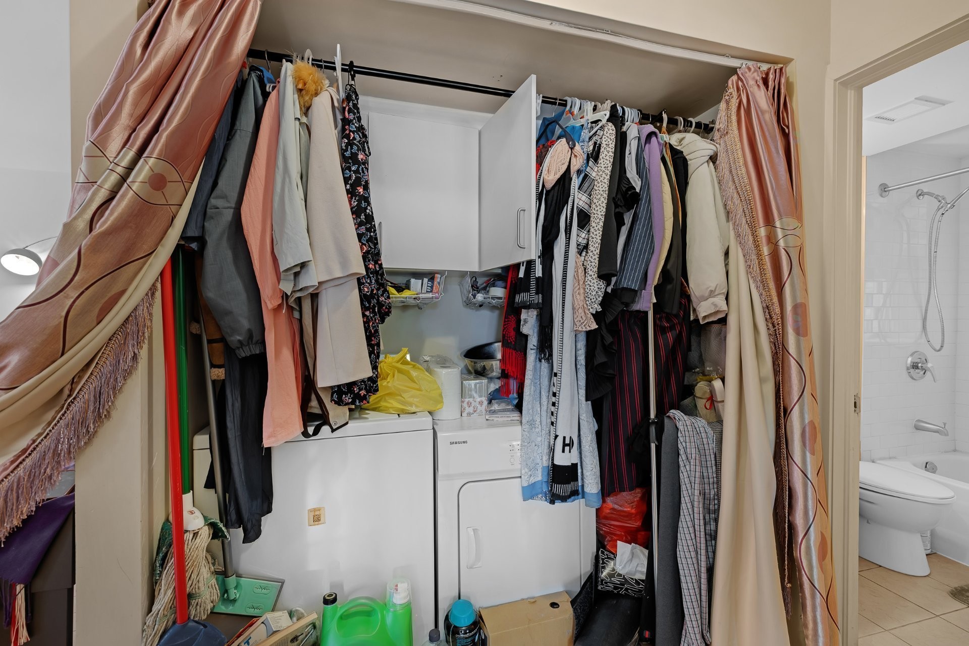 









3911


Boul. Cavendish

, 2,
Montréal (Côte-des-Neiges/Notre-Dame-de-Grâce),




QC
H4B2N4

