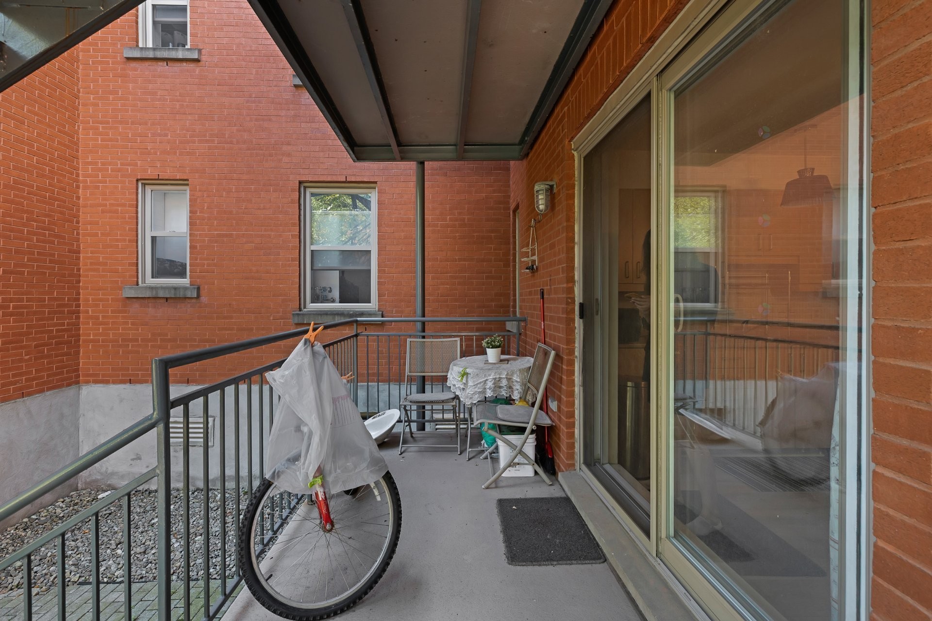 









3911


Boul. Cavendish

, 2,
Montréal (Côte-des-Neiges/Notre-Dame-de-Grâce),




QC
H4B2N4


