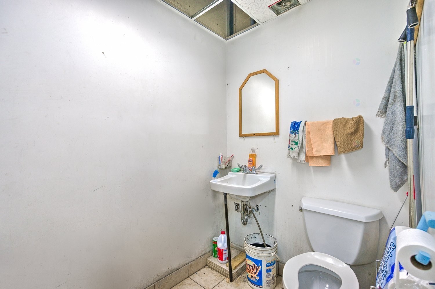 









5831


Ch. de la Côte-des-Neiges

,
Montréal (Côte-des-Neiges/Notre-Dame-de-Grâce),




QC
H3S1Z2

