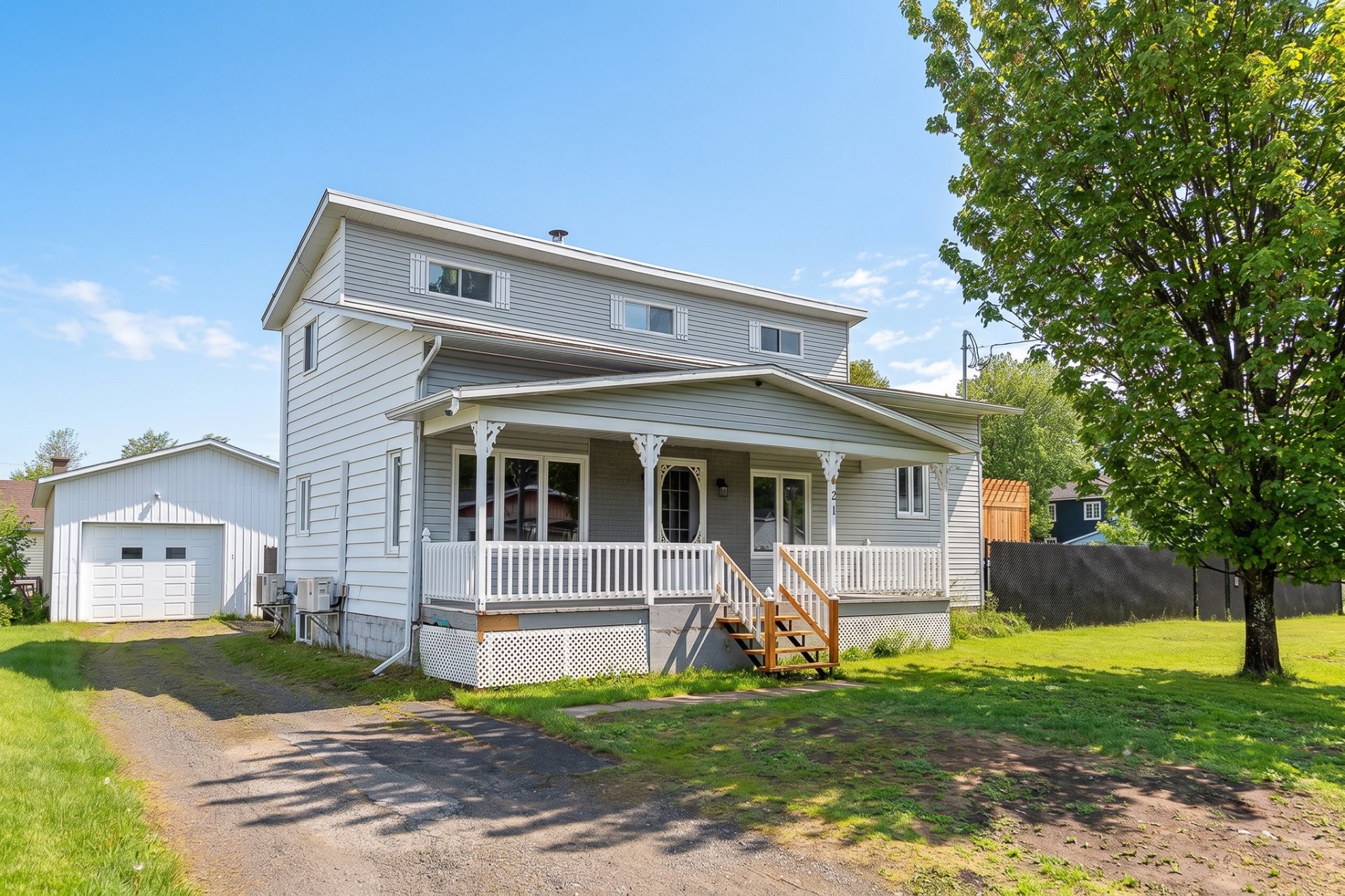 









421


Rue de l'Alouette

,
Shawinigan,




QC
G0X1L0

