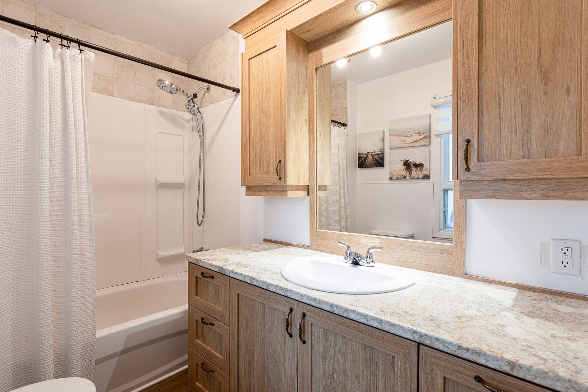 









421


Rue de l'Alouette

,
Shawinigan,




QC
G0X1L0

