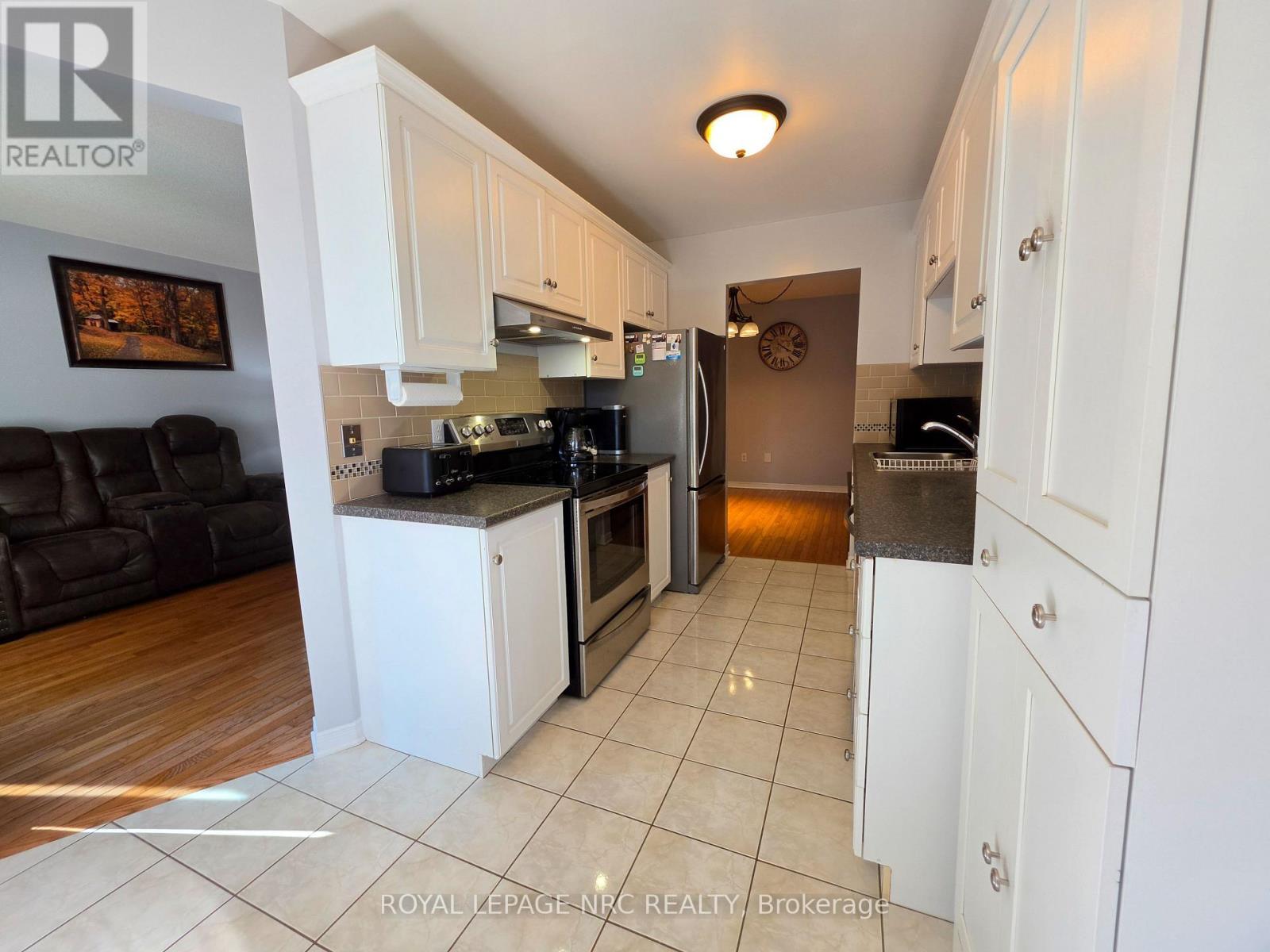 












28 - 5070 DRUMMOND ROAD

,
Niagara Falls (Cherrywood),




Ontario
L2E6E4

