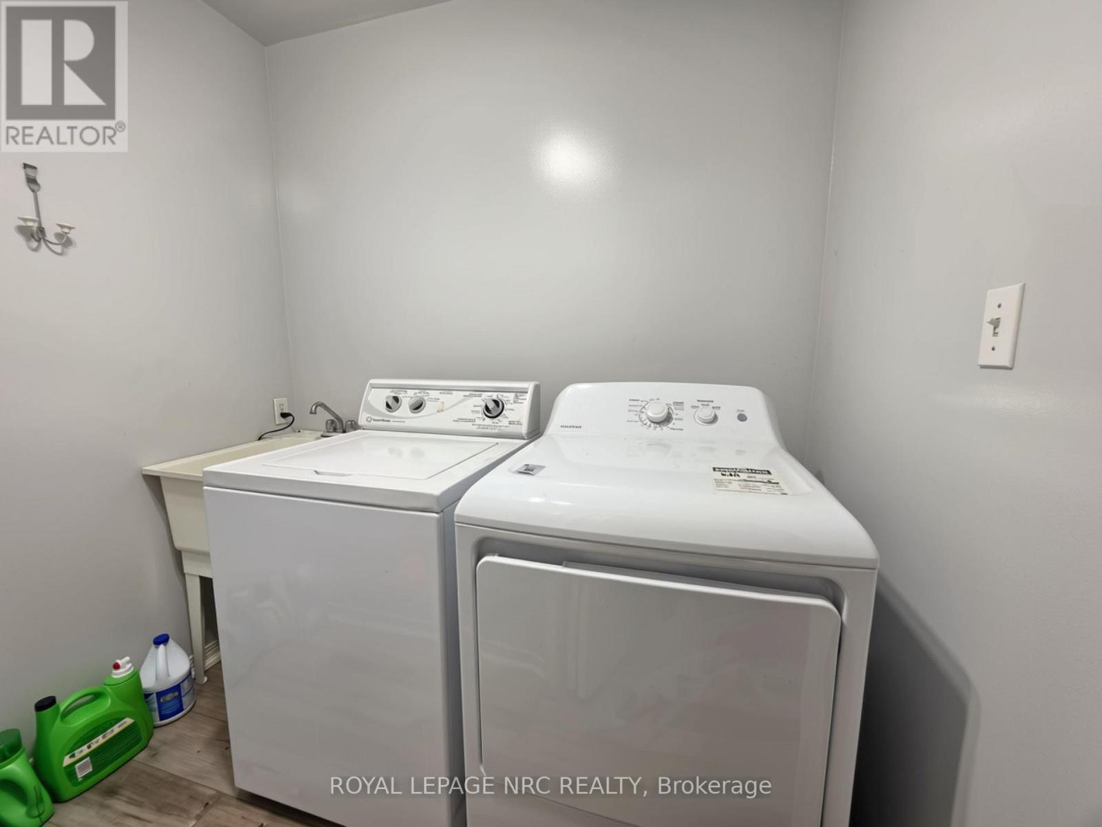












28 - 5070 DRUMMOND ROAD

,
Niagara Falls (Cherrywood),




Ontario
L2E6E4

