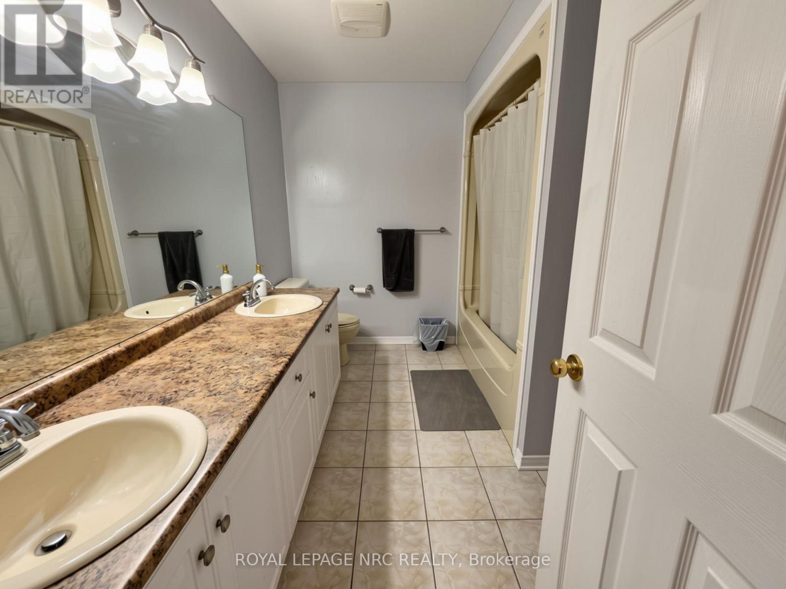 












28 - 5070 DRUMMOND ROAD

,
Niagara Falls (Cherrywood),




Ontario
L2E6E4

