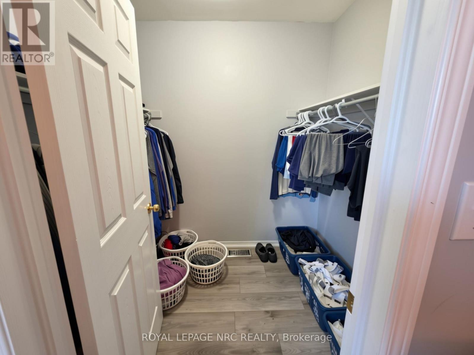 












28 - 5070 DRUMMOND ROAD

,
Niagara Falls (Cherrywood),




Ontario
L2E6E4

