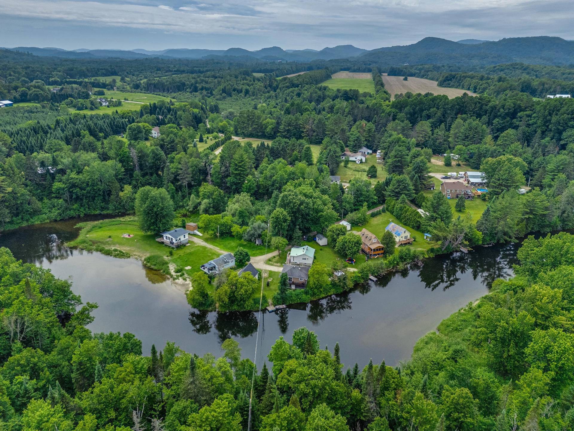 









273


Ch. Céré

,
Ripon,




QC
J0V1V0

