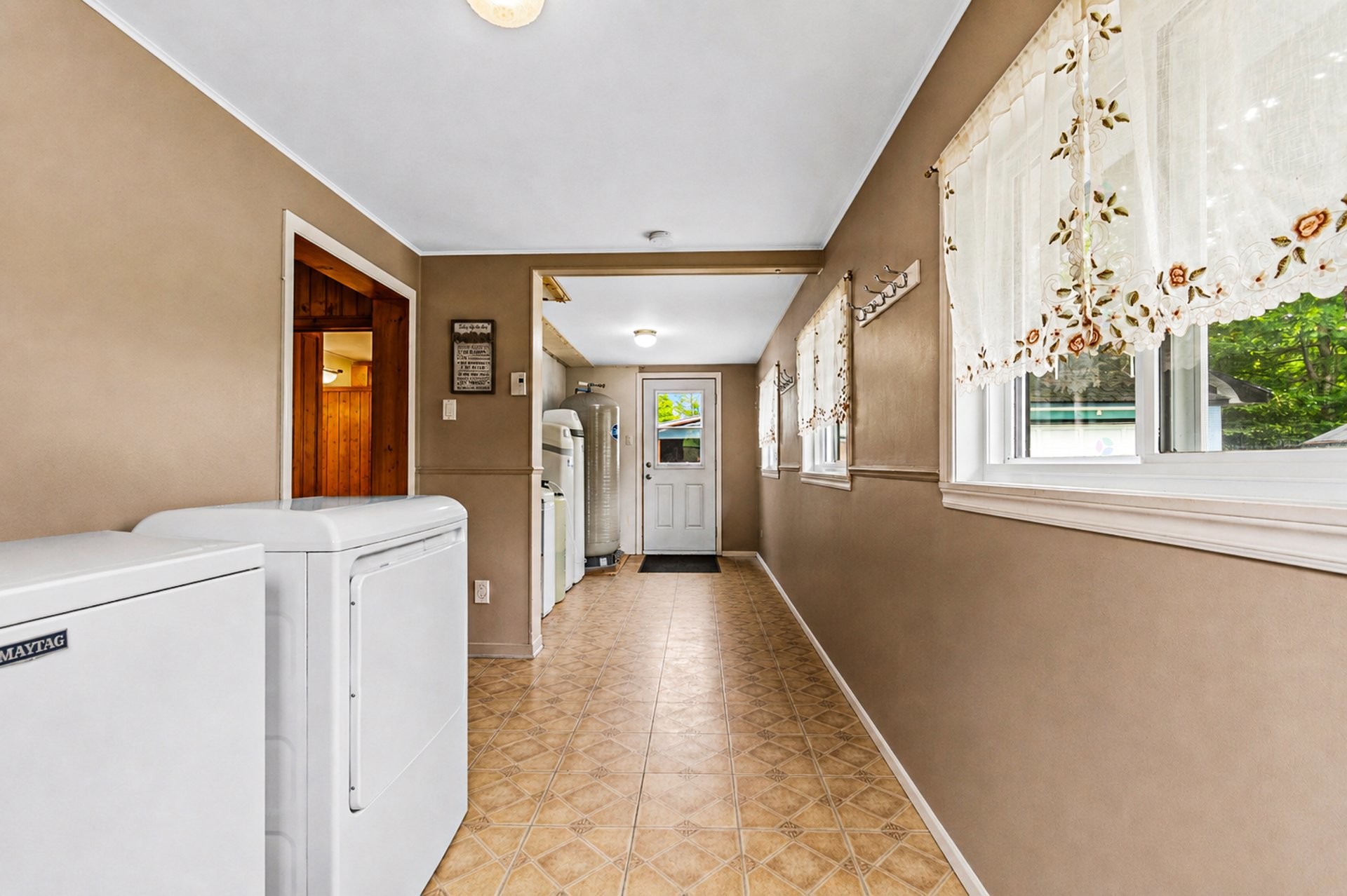 









135


Rue du Cap

,
Saint-Colomban,




QC
J5K2G6

