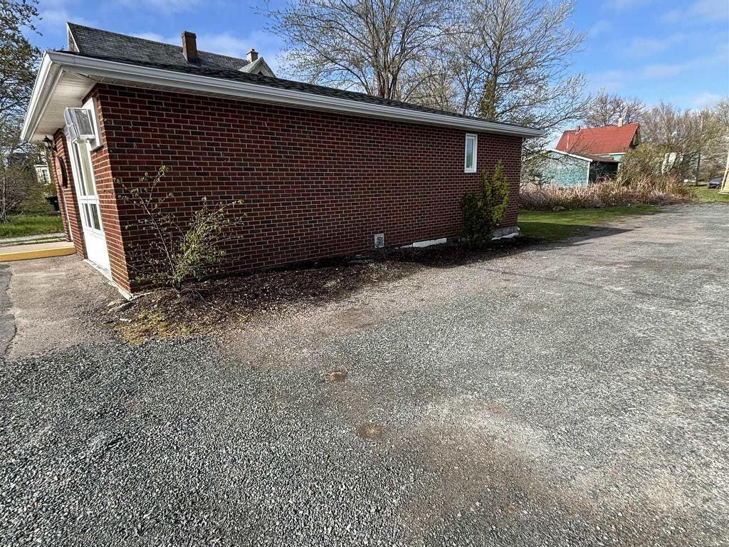 












14 Fraser Avenue

,
Sydney Mines,




NS
B1V 2B7

