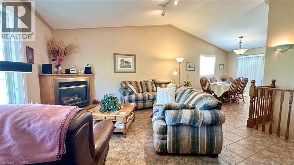 












418 LAKESHORE Road

,
Selkirk,




Ontario
N0A1P0


