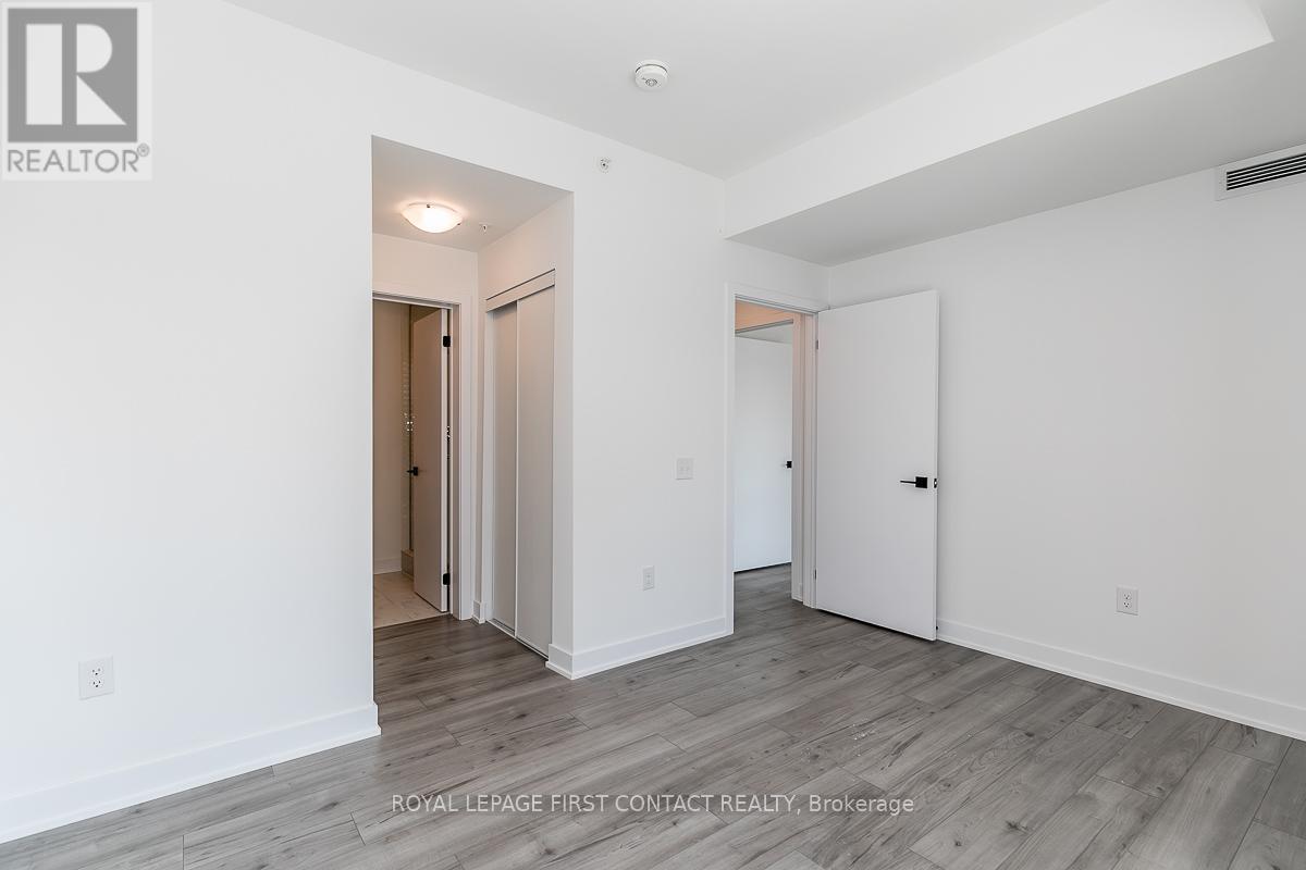 












101 - 8 CULINARY LANE

,
Barrie,




Ontario
L9J0J9

