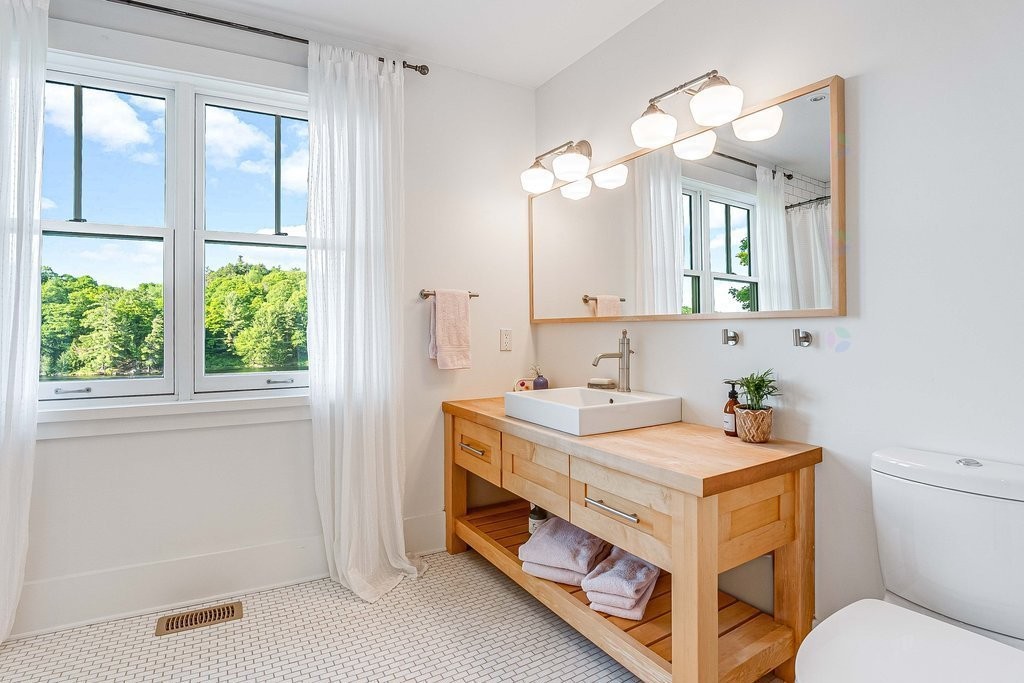 









673


Ch. du Lac-Meech

,
Chelsea,




QC
J9B1H9

