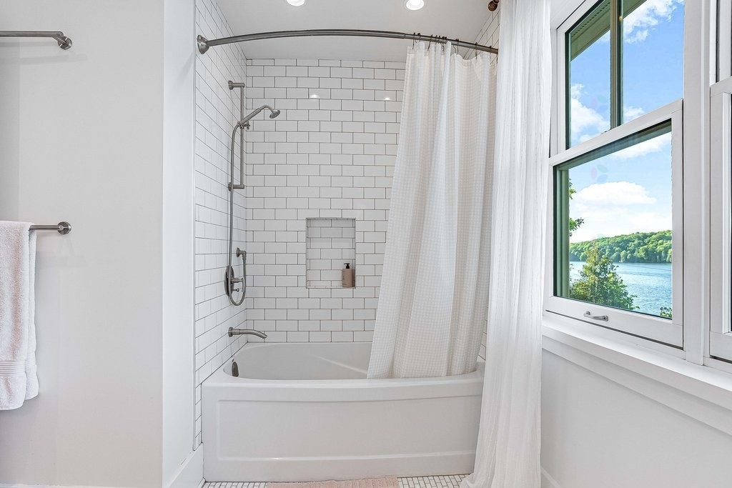 









673


Ch. du Lac-Meech

,
Chelsea,




QC
J9B1H9

