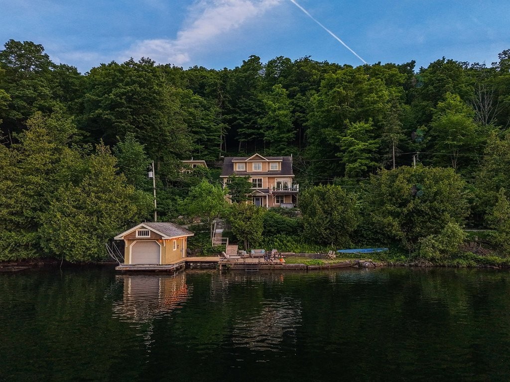 









673


Ch. du Lac-Meech

,
Chelsea,




QC
J9B1H9

