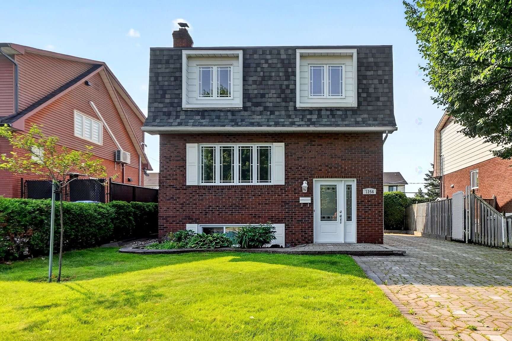 









1256


Rue Gauthier

,
Longueuil (Saint-Hubert),




QC
J4T3N7

