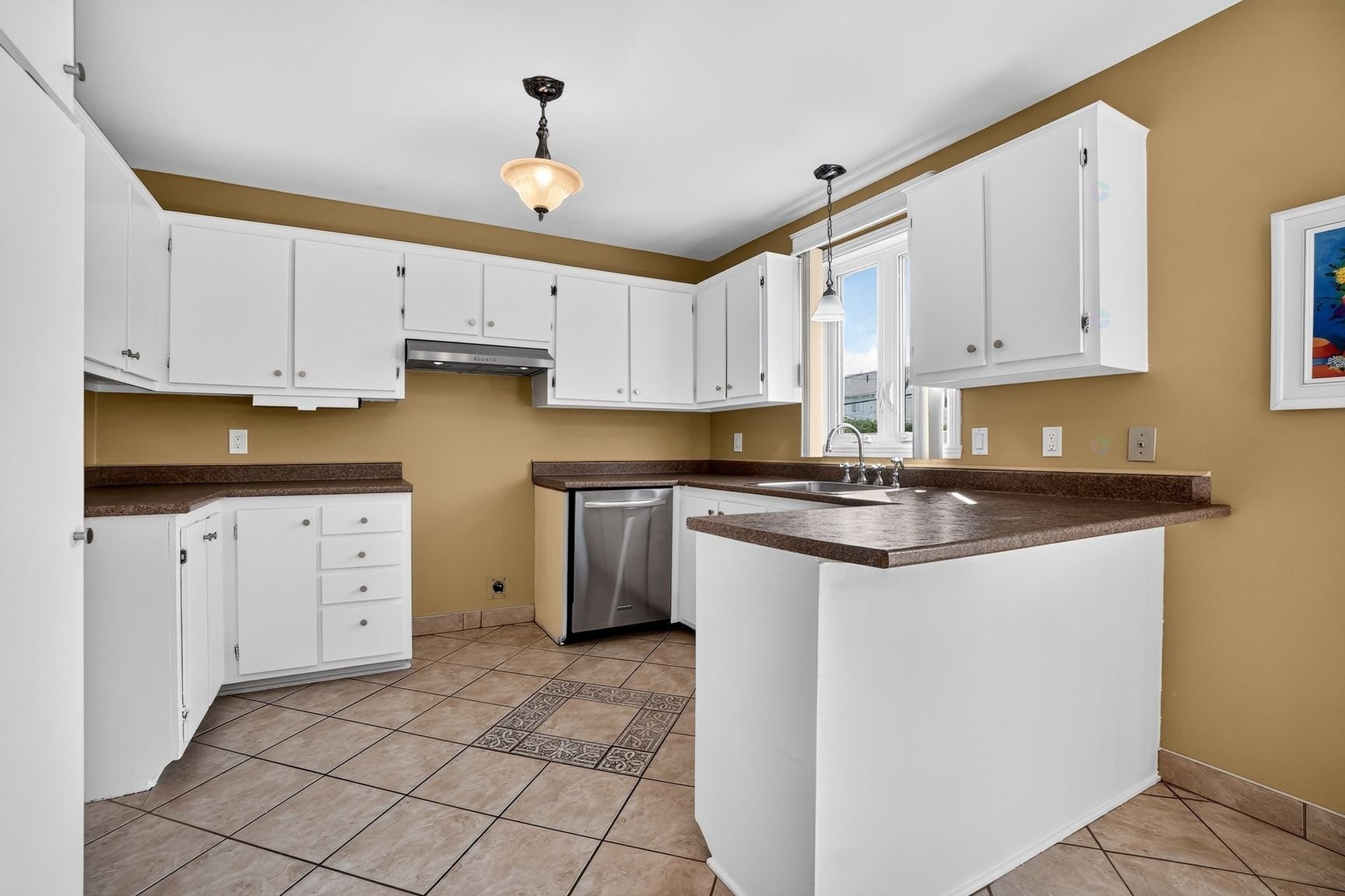









1256


Rue Gauthier

,
Longueuil (Saint-Hubert),




QC
J4T3N7

