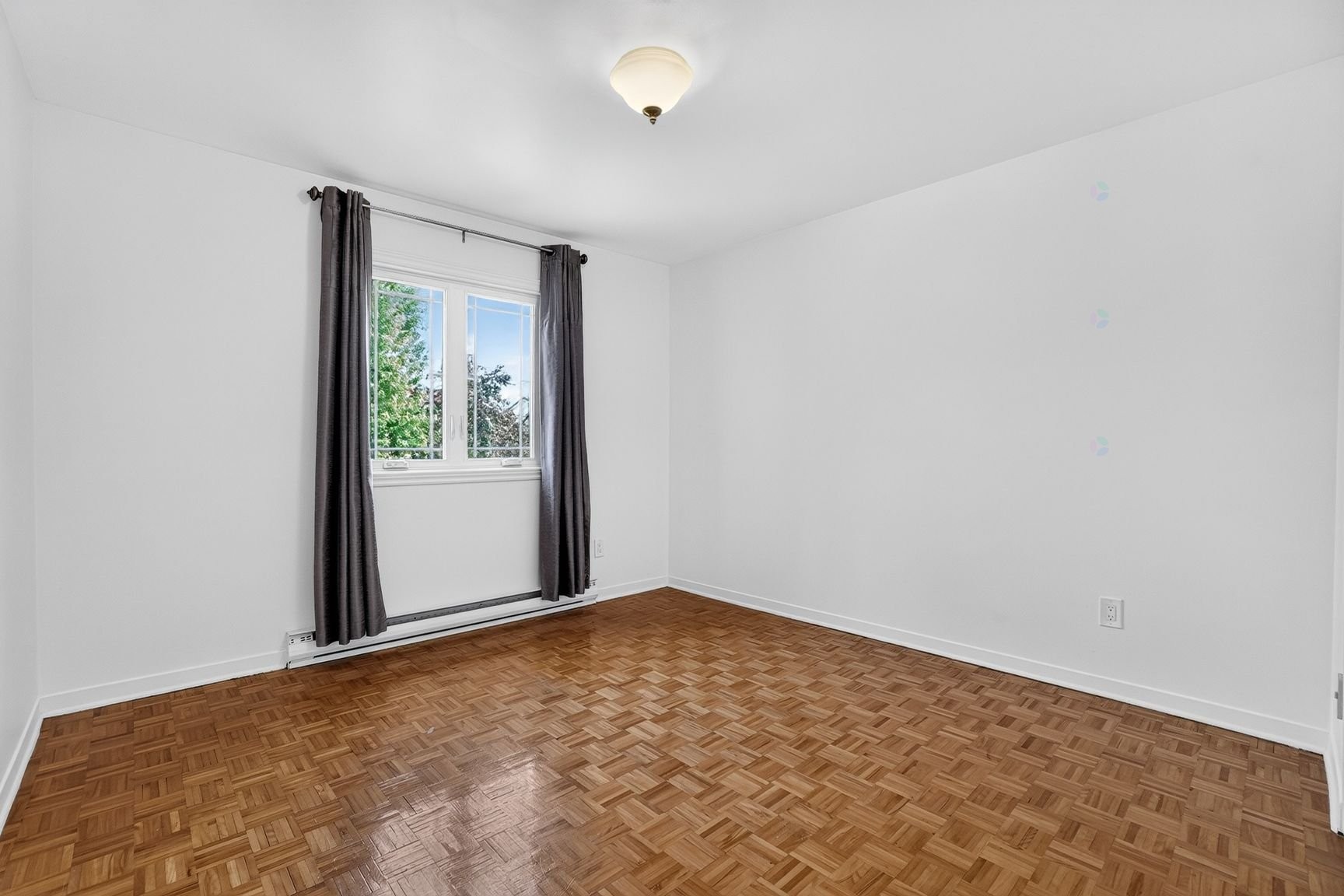 









1256


Rue Gauthier

,
Longueuil (Saint-Hubert),




QC
J4T3N7

