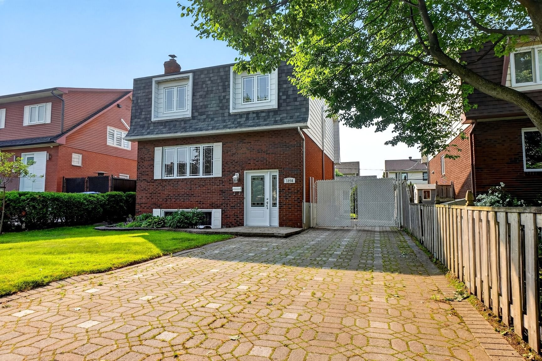 









1256


Rue Gauthier

,
Longueuil (Saint-Hubert),




QC
J4T3N7

