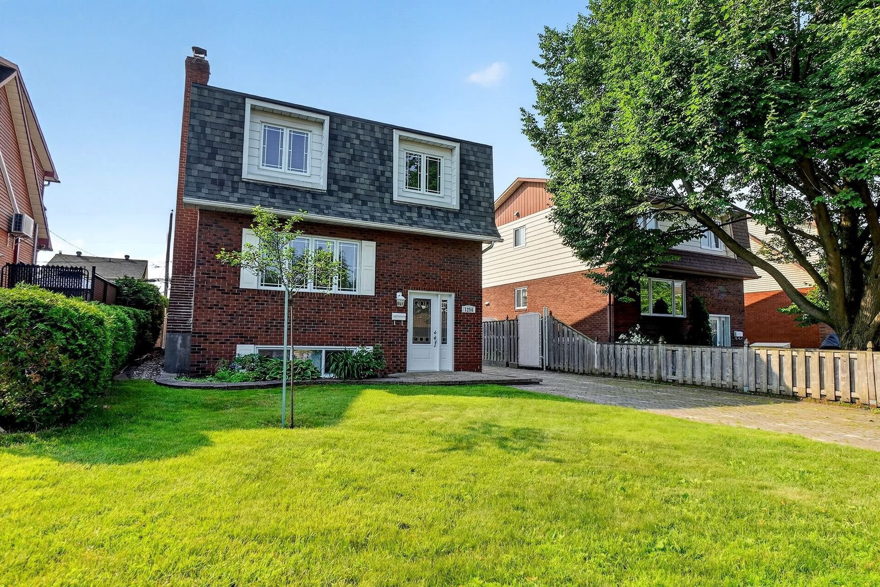 









1256


Rue Gauthier

,
Longueuil (Saint-Hubert),




QC
J4T3N7

