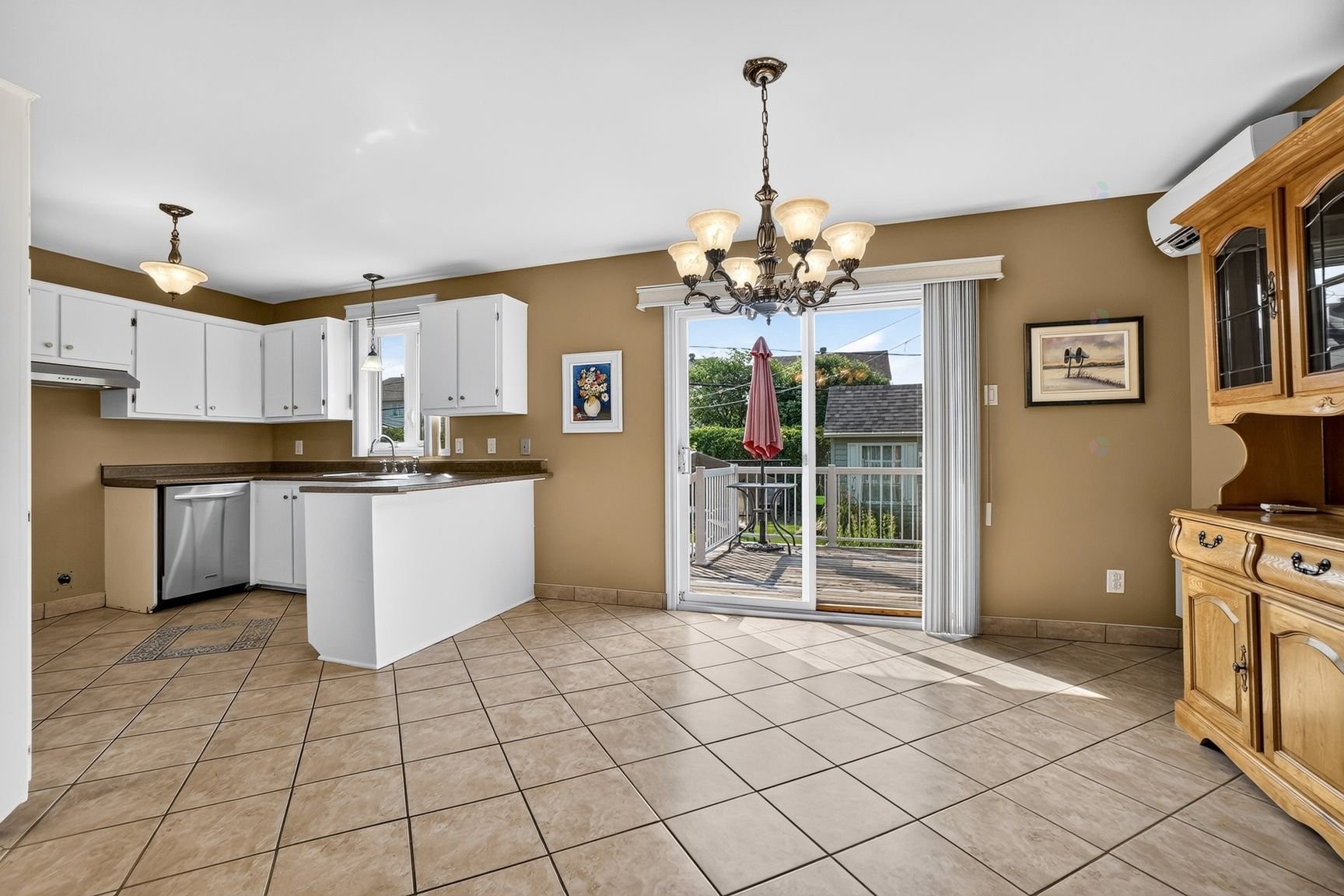 









1256


Rue Gauthier

,
Longueuil (Saint-Hubert),




QC
J4T3N7

