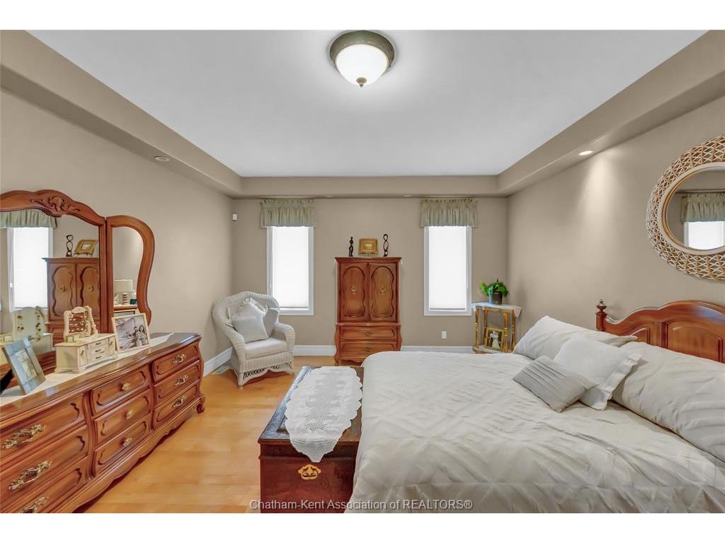 









95


Henry O'Way

...,
Chatham,




ON
N7L 5M4

