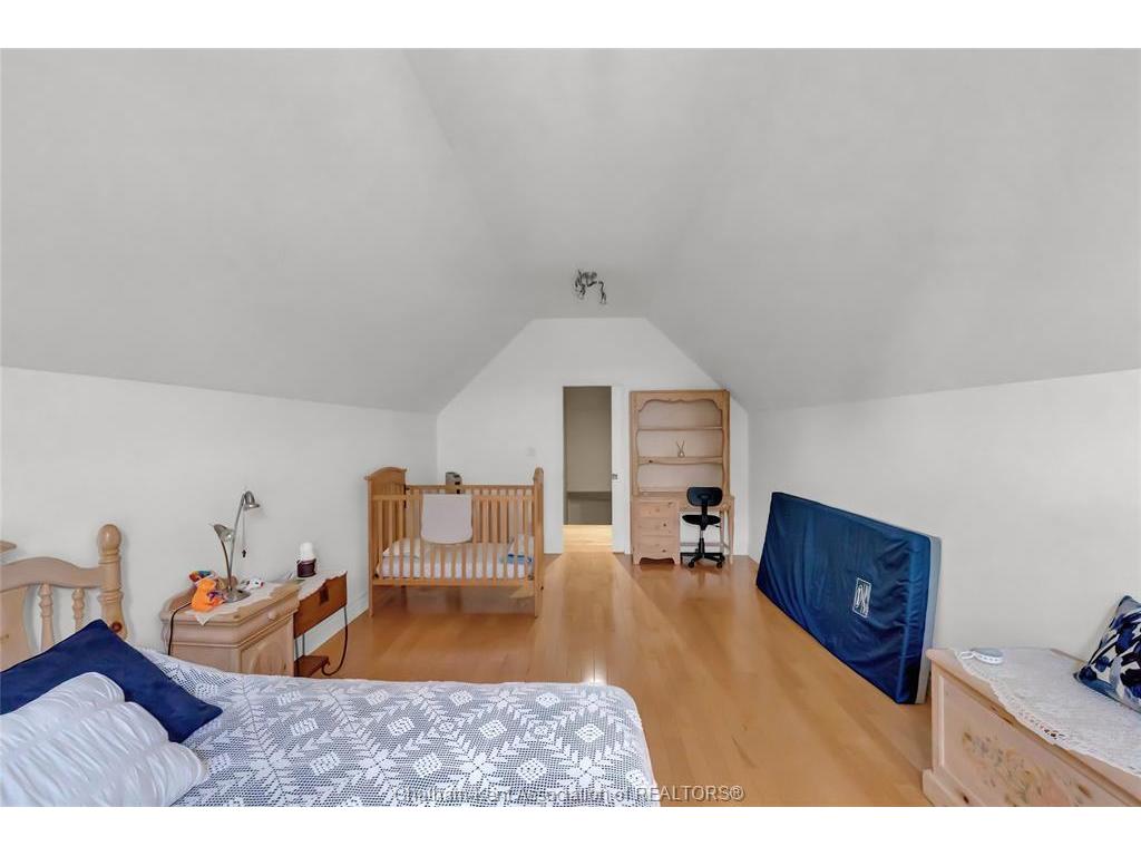 









95


Henry O'Way

...,
Chatham,




ON
N7L 5M4

