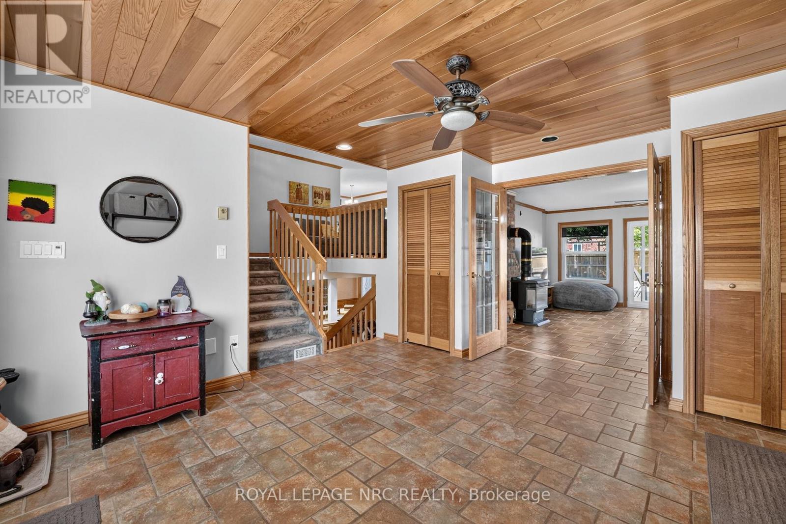












979 CRESCENT ROAD

,
Fort Erie (Crescent Park),




Ontario
L2A4R6

