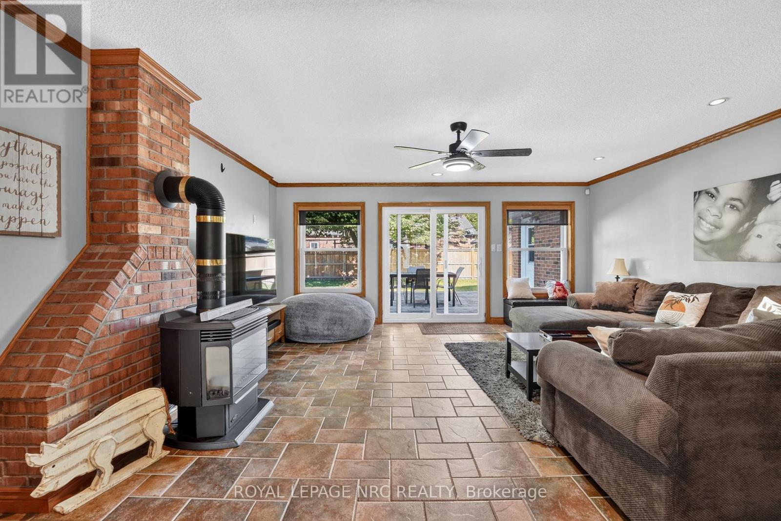 












979 CRESCENT ROAD

,
Fort Erie (Crescent Park),




Ontario
L2A4R6

