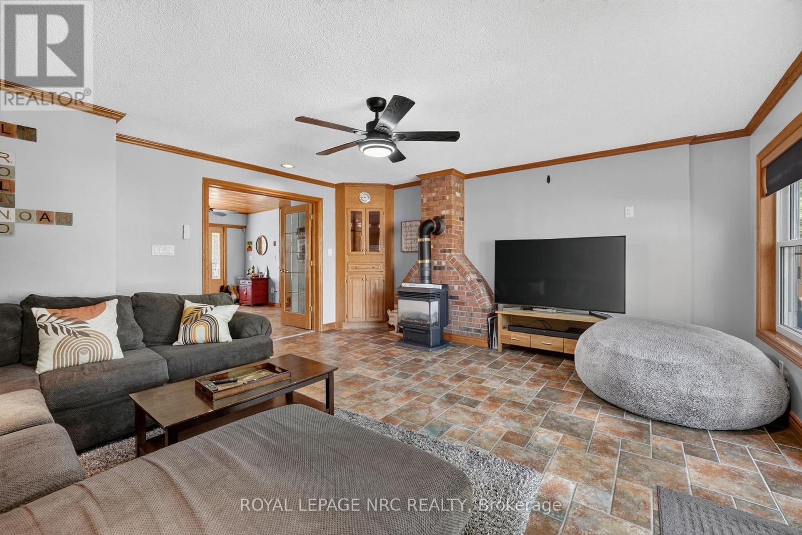 












979 CRESCENT ROAD

,
Fort Erie (Crescent Park),




Ontario
L2A4R6

