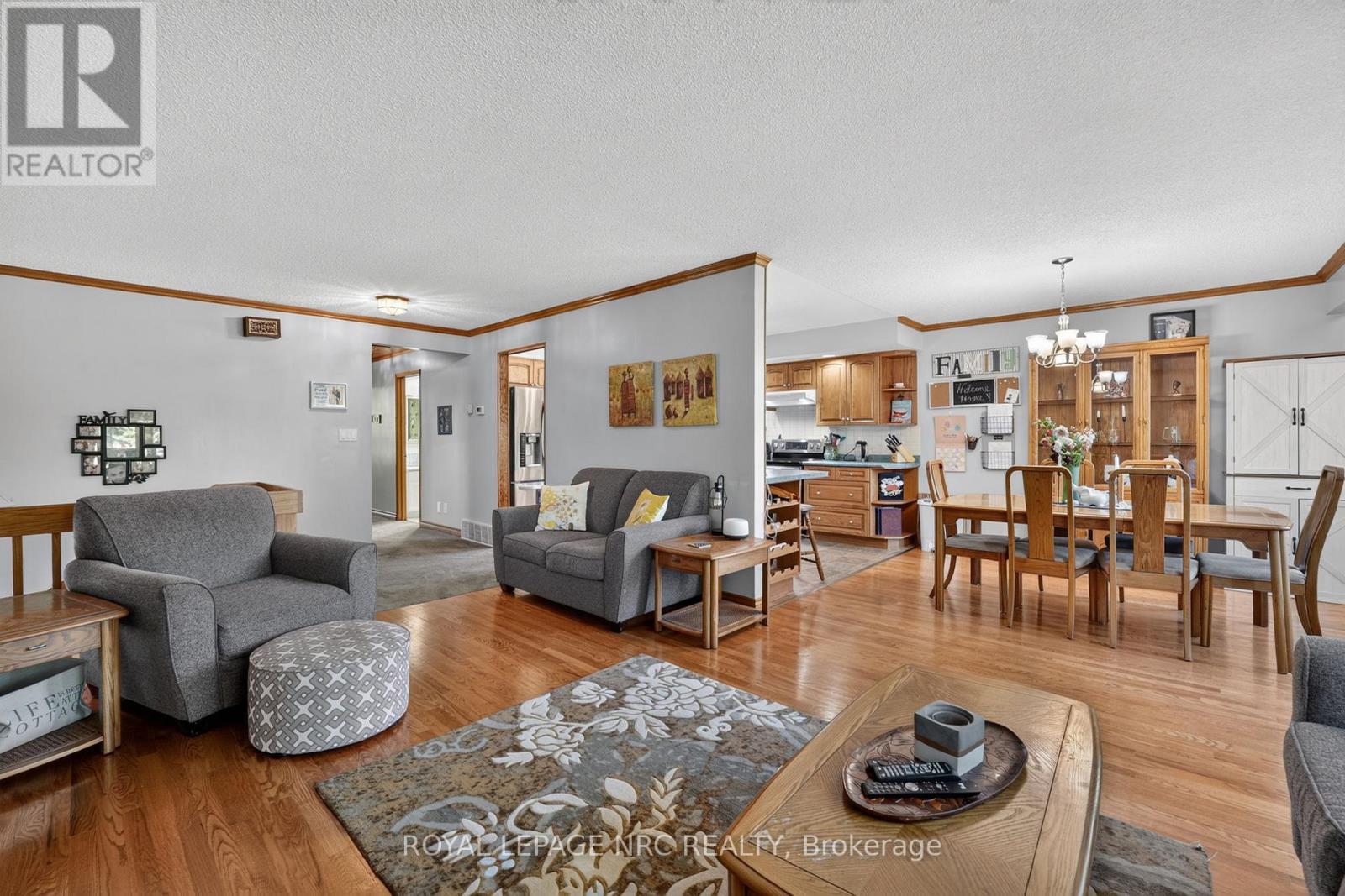 












979 CRESCENT ROAD

,
Fort Erie (Crescent Park),




Ontario
L2A4R6

