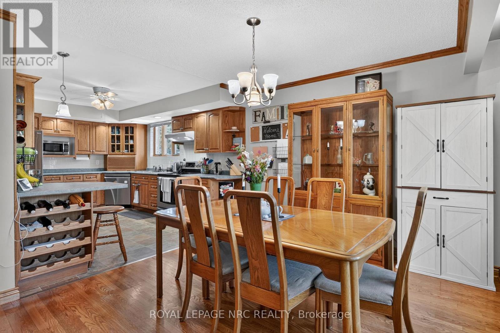 












979 CRESCENT ROAD

,
Fort Erie (Crescent Park),




Ontario
L2A4R6


