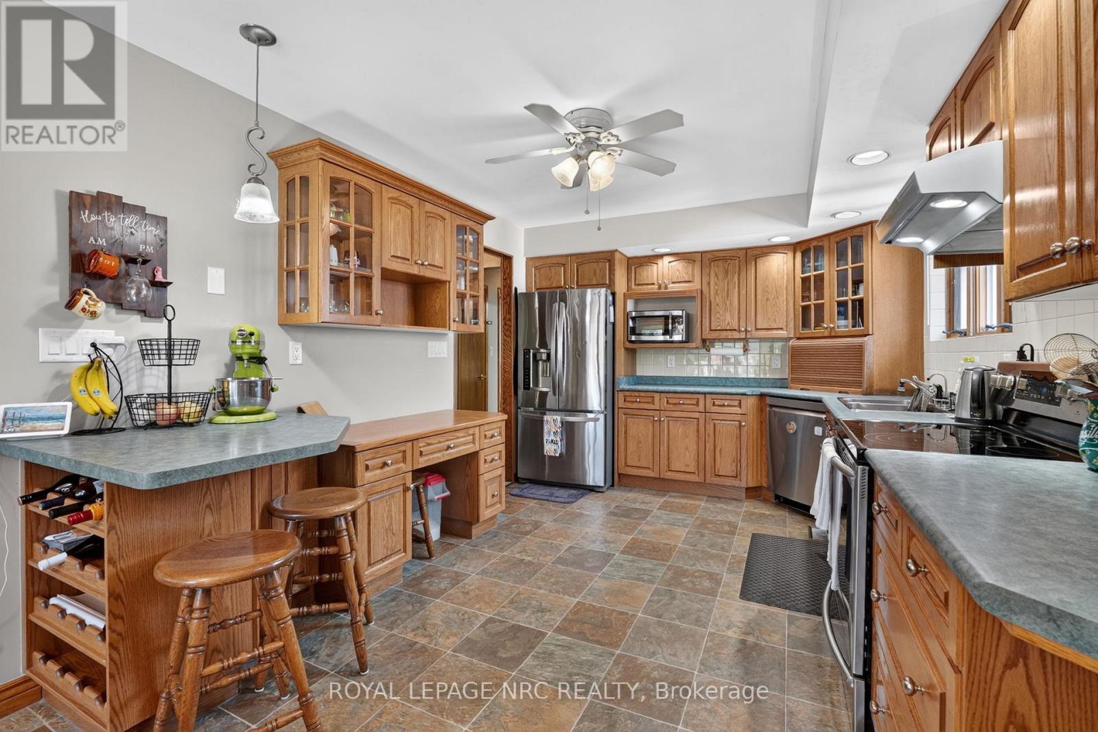 












979 CRESCENT ROAD

,
Fort Erie (Crescent Park),




Ontario
L2A4R6

