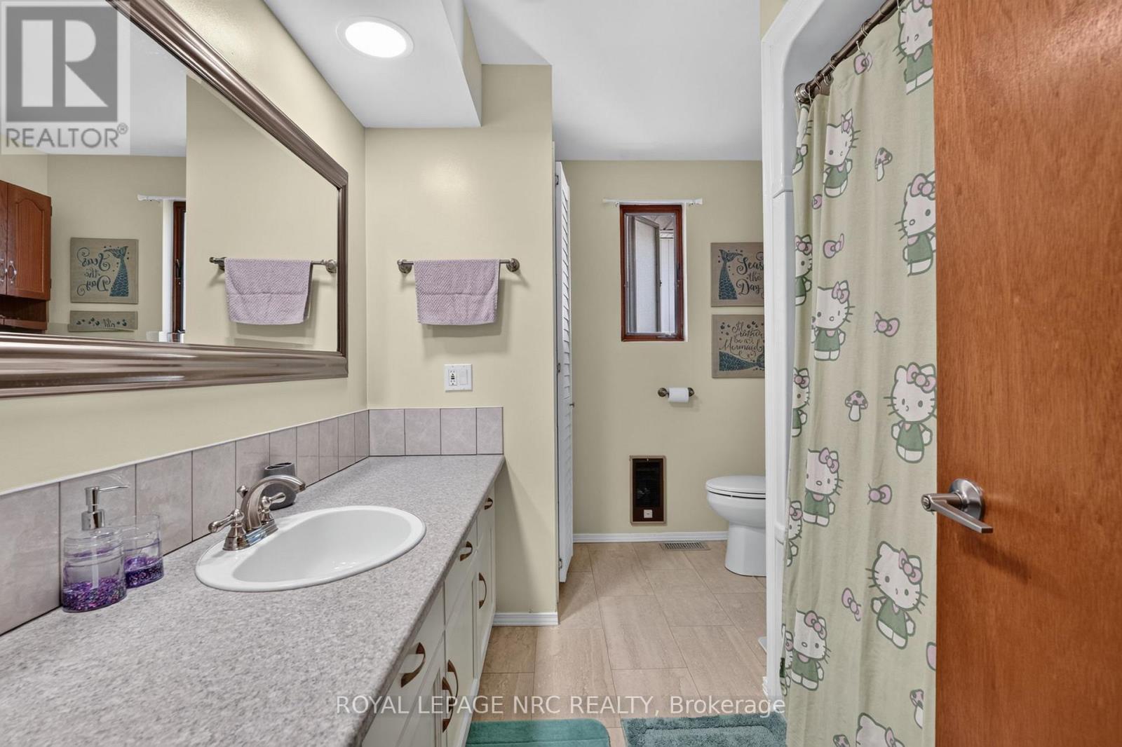 












979 CRESCENT ROAD

,
Fort Erie (Crescent Park),




Ontario
L2A4R6

