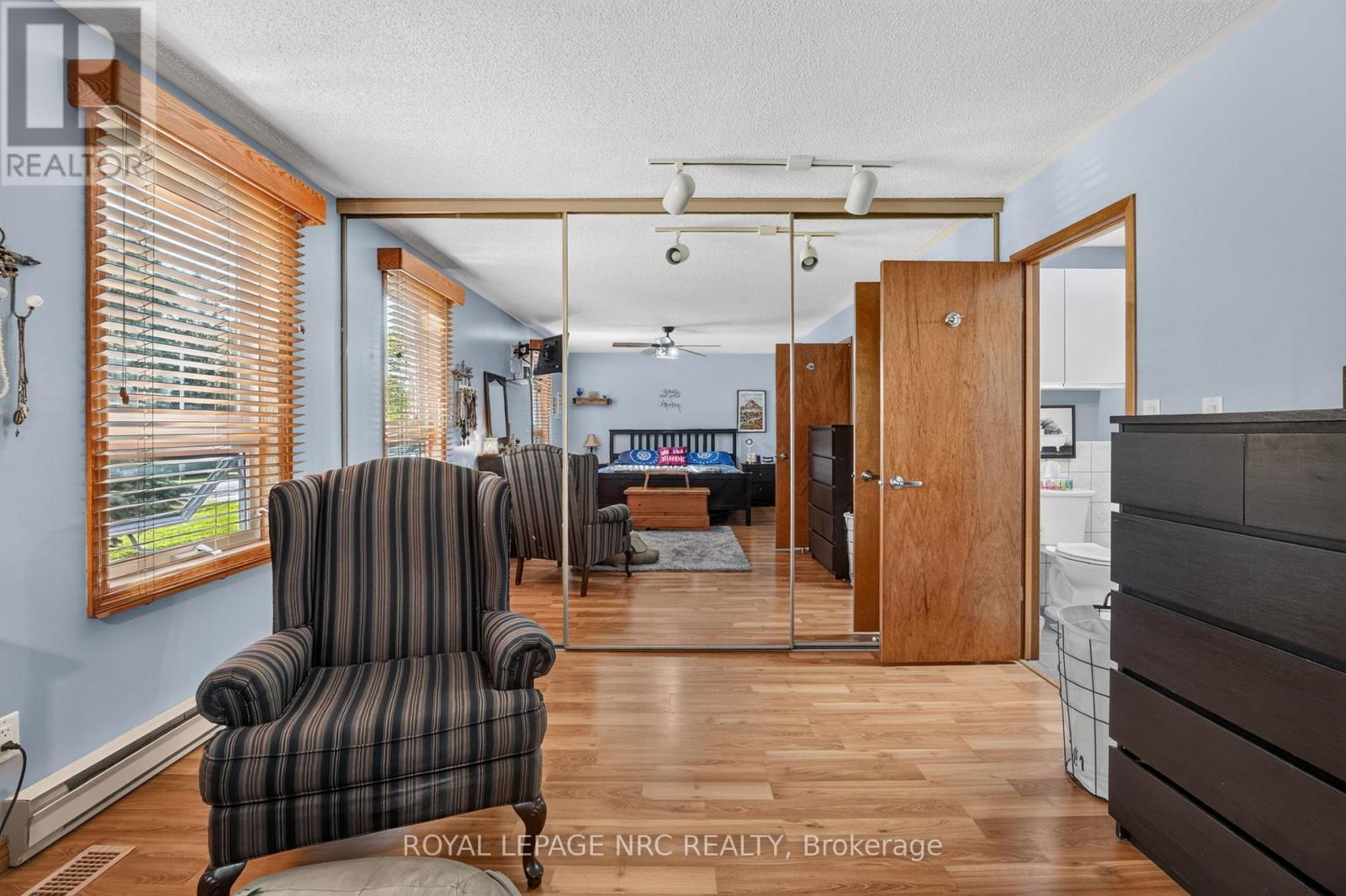 












979 CRESCENT ROAD

,
Fort Erie (Crescent Park),




Ontario
L2A4R6

