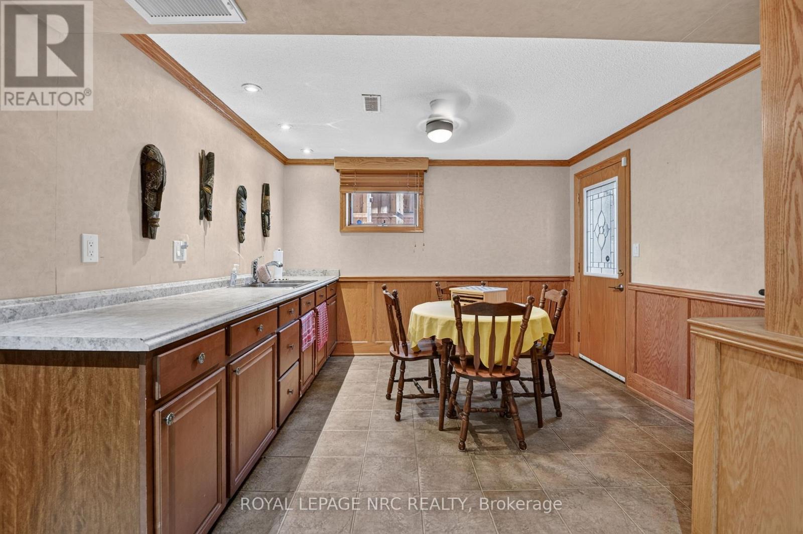 












979 CRESCENT ROAD

,
Fort Erie (Crescent Park),




Ontario
L2A4R6

