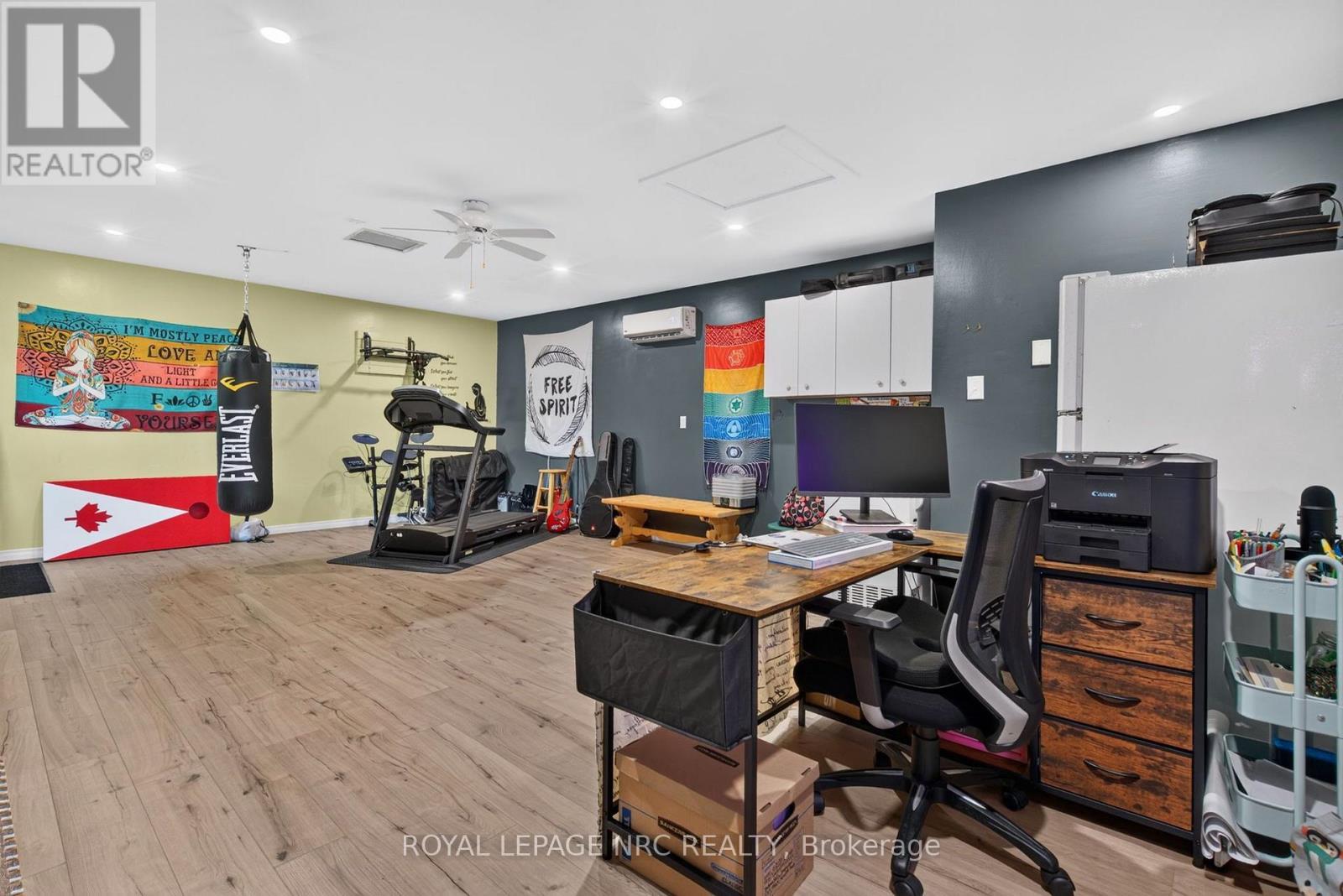 












979 CRESCENT ROAD

,
Fort Erie (Crescent Park),




Ontario
L2A4R6

