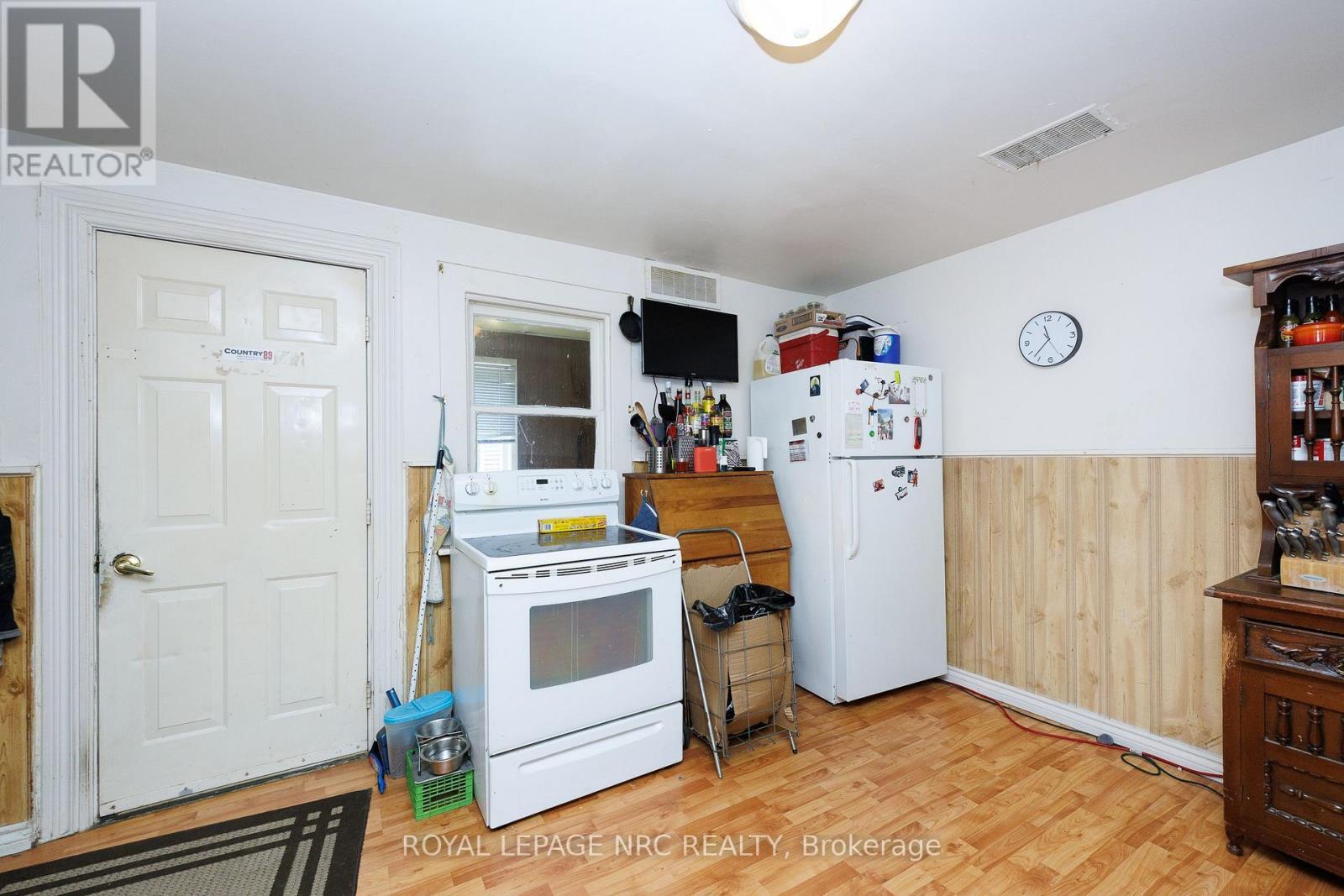 












1 CUMMING STREET

,
St. Catharines (Western Hill),




Ontario
L2S1H6

