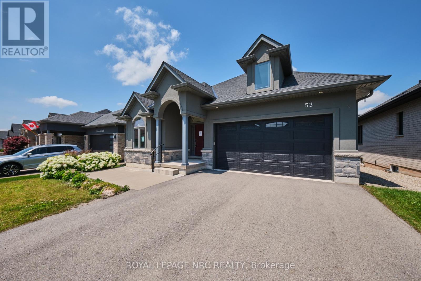 












53 CARRICK TRAIL

,
Welland (Hwy 406/Welland),




Ontario
L3B0E7

