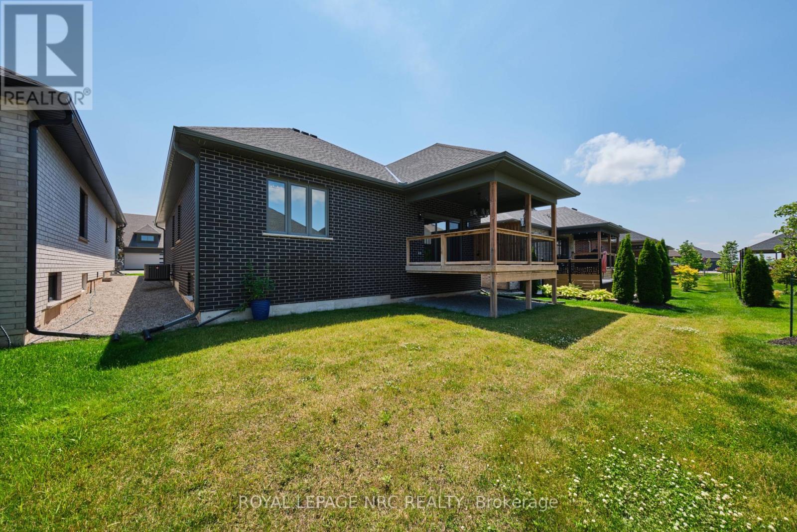 












53 CARRICK TRAIL

,
Welland (Hwy 406/Welland),




Ontario
L3B0E7

