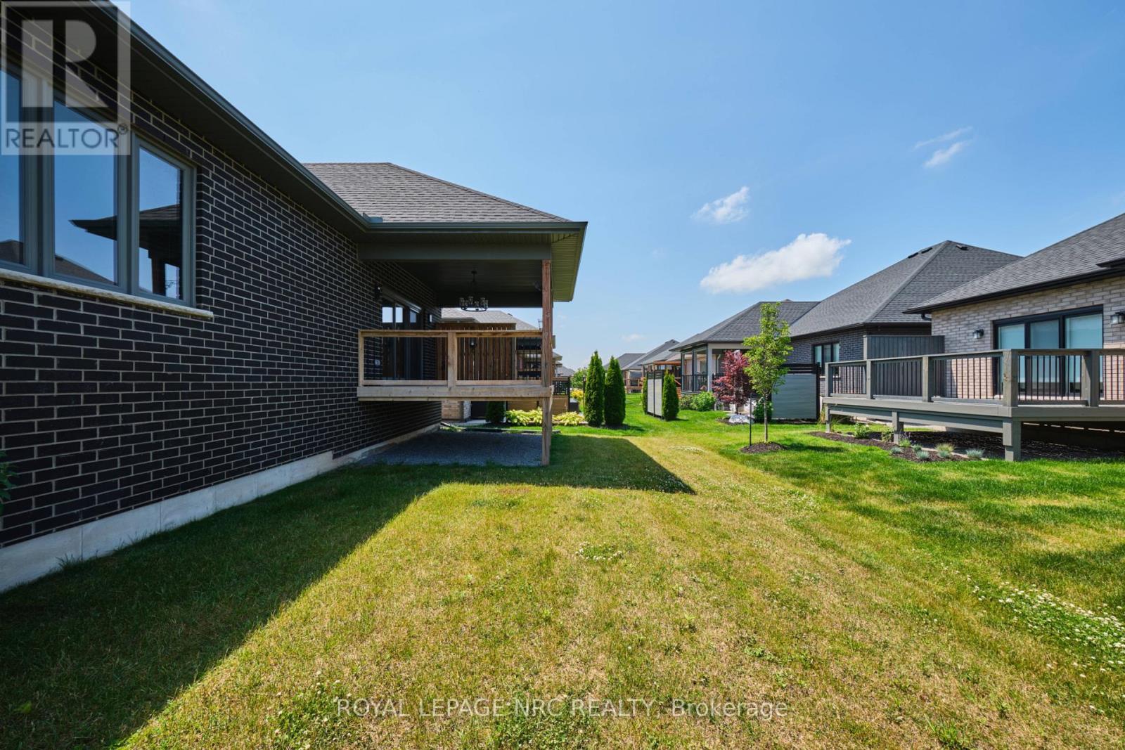 












53 CARRICK TRAIL

,
Welland (Hwy 406/Welland),




Ontario
L3B0E7

