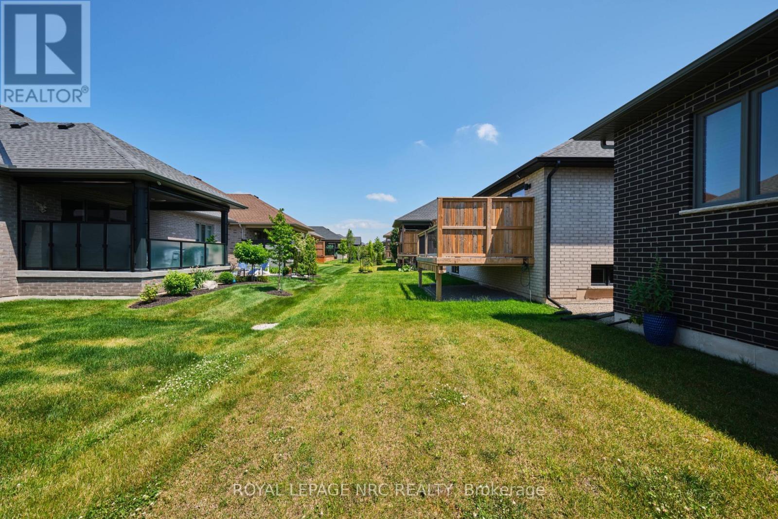 












53 CARRICK TRAIL

,
Welland (Hwy 406/Welland),




Ontario
L3B0E7

