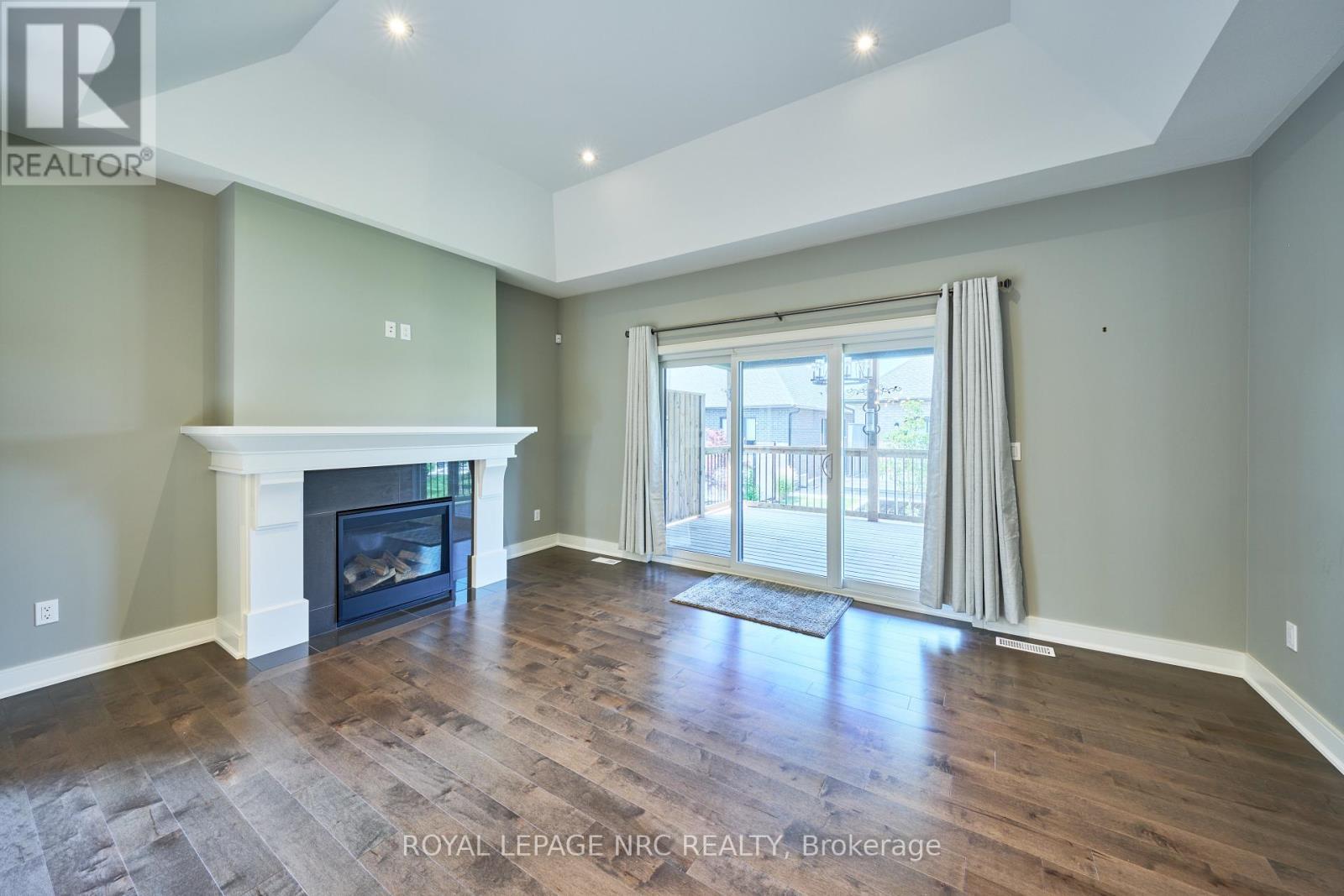 












53 CARRICK TRAIL

,
Welland (Hwy 406/Welland),




Ontario
L3B0E7

