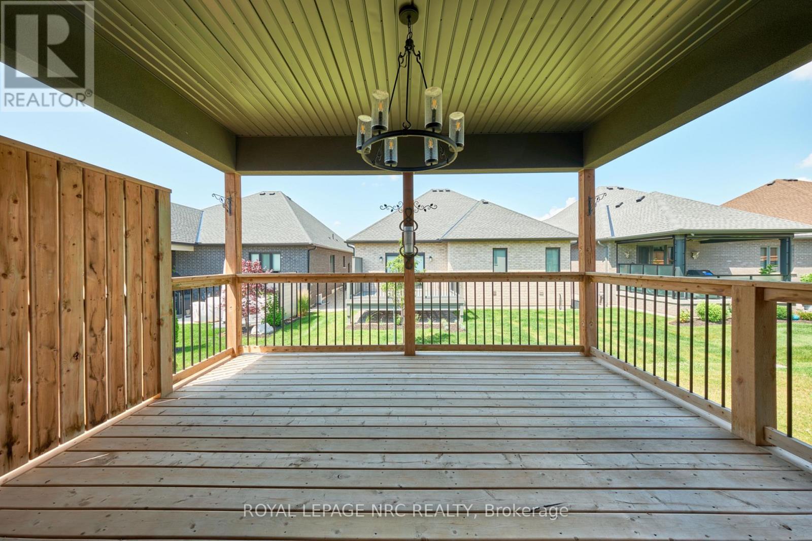 












53 CARRICK TRAIL

,
Welland (Hwy 406/Welland),




Ontario
L3B0E7

