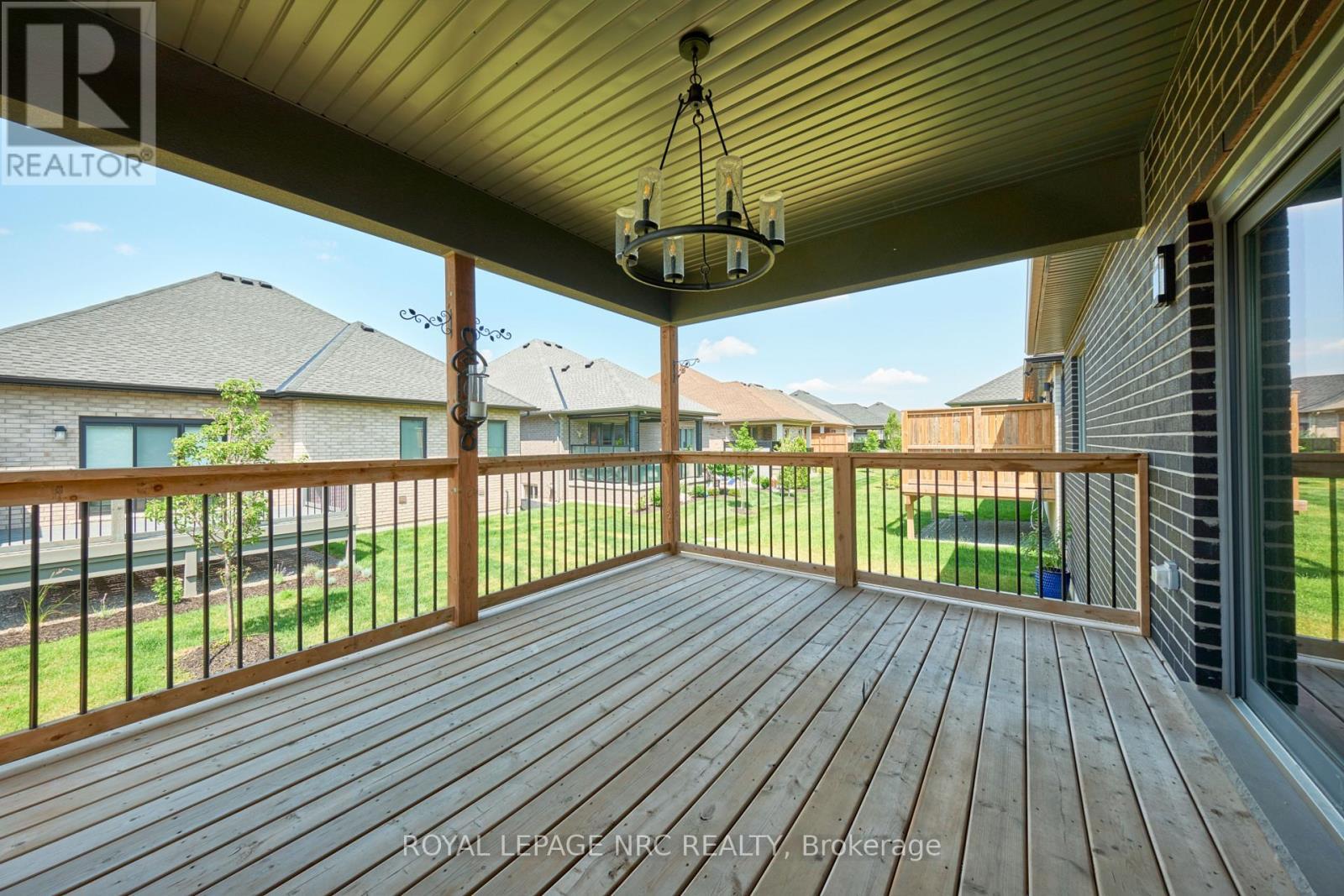












53 CARRICK TRAIL

,
Welland (Hwy 406/Welland),




Ontario
L3B0E7

