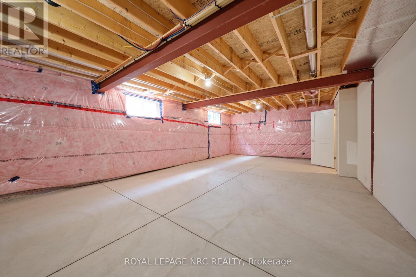 












53 CARRICK TRAIL

,
Welland (Hwy 406/Welland),




Ontario
L3B0E7

