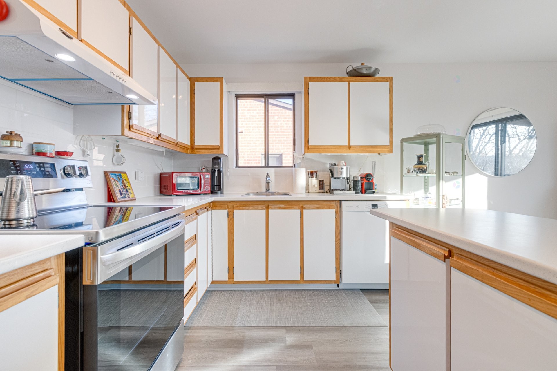 









1071


Av. Berthe-Louard

, 302,
Montréal (Ahuntsic-Cartierville),




QC
H2M2J6


