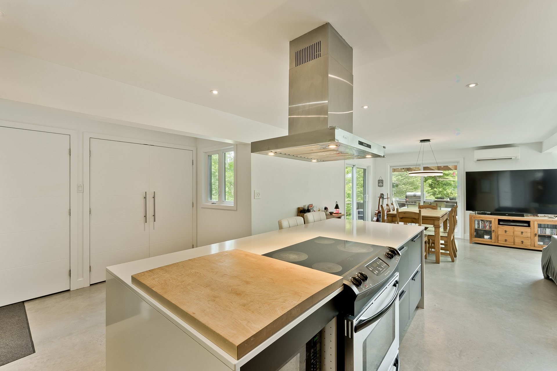 









1460


Ch. Riverview

,
Sherbrooke (Lennoxville),




QC
J1M0B2

