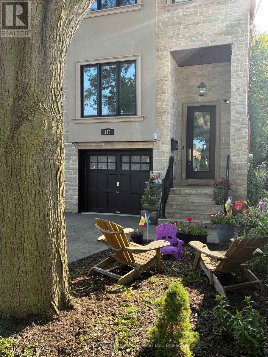 












176 LEYTON AVENUE

,
Toronto (Oakridge),




Ontario
M1L3V6

