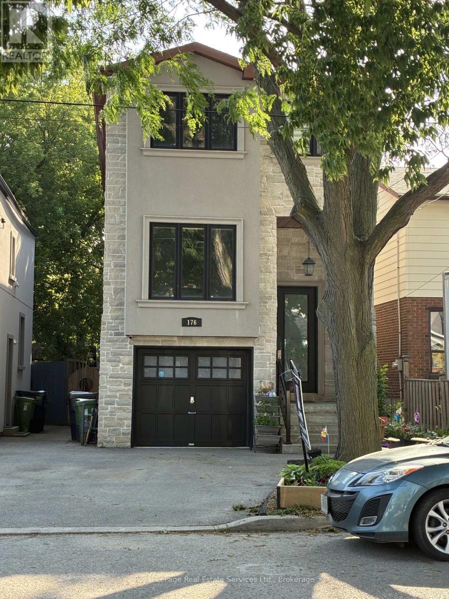 












176 LEYTON AVENUE

,
Toronto (Oakridge),




Ontario
M1L3V6

