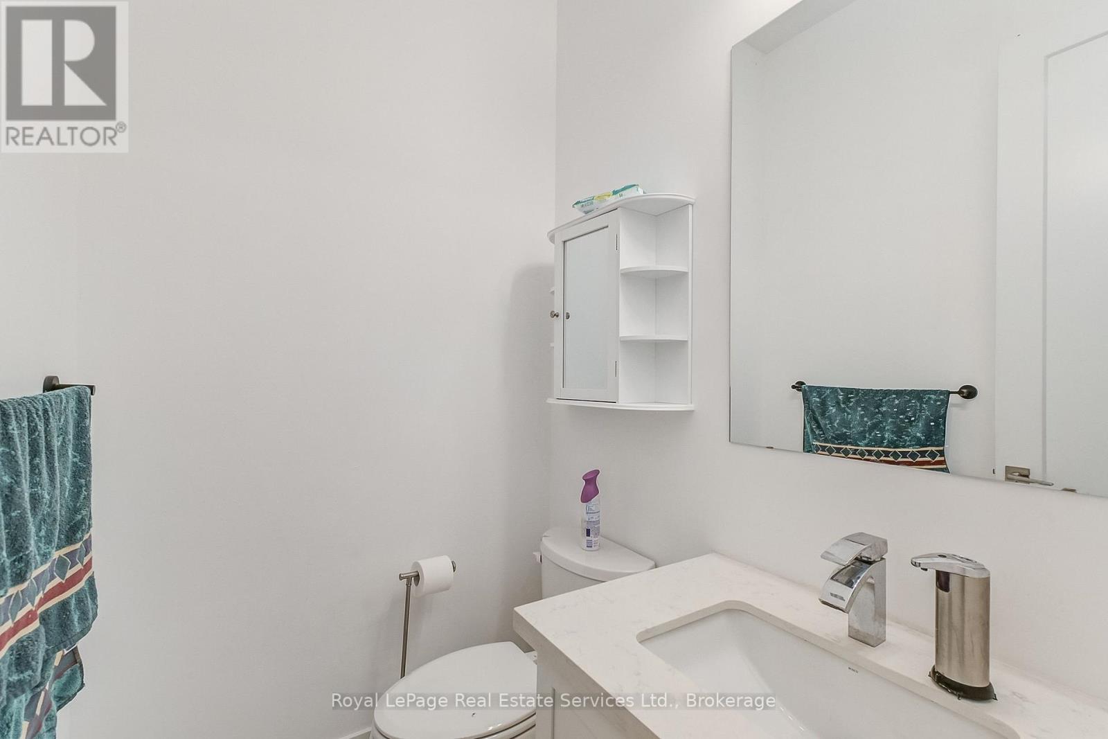 












176 LEYTON AVENUE

,
Toronto (Oakridge),




Ontario
M1L3V6

