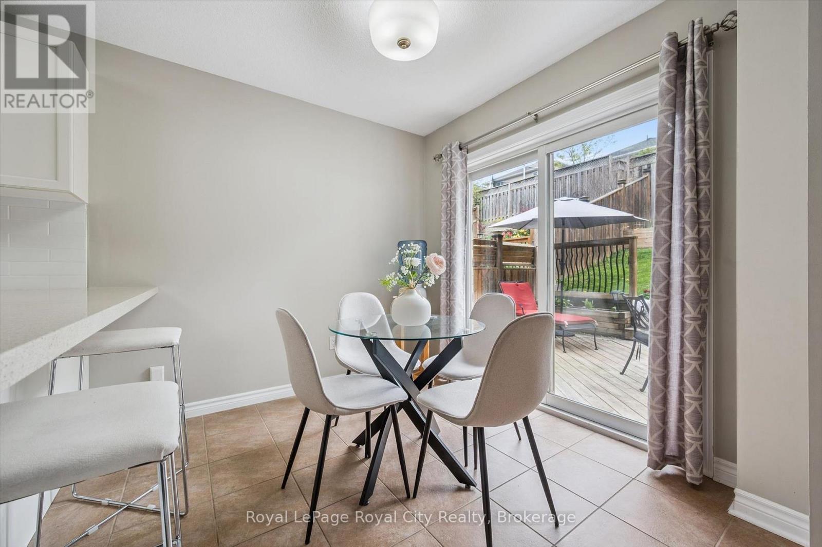 












144 KEMP CRESCENT

,
Guelph (Grange Road),




Ontario
N1E0K1

